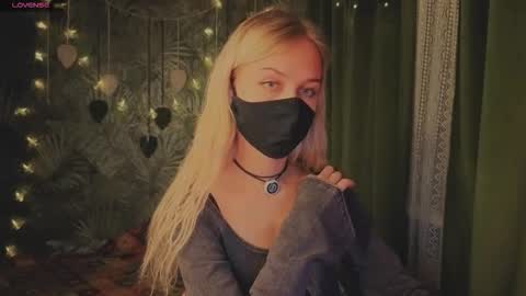 Snapshot of eternalophelia chatting on February 2026 10:35:02 PM Sophia online show from February 2026 10:35:02 PM