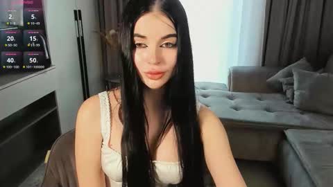 Hi there Im Emma online show from October 2025 09:21:01 AM