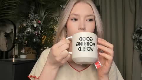 Natalie online show from December 2025 05:36:02 AM