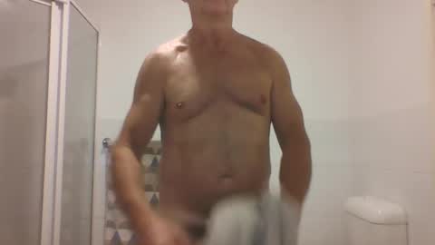 Snapshot of etextratestacle chatting on December 2024 05:42:02 PM ET online show from December 2024 05:42:02 PM