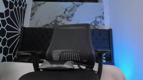 ethaancox online show from March 2026 08:48:01 PM