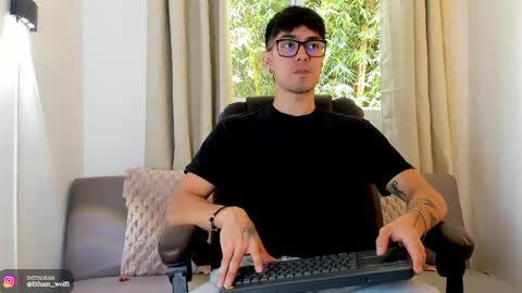 etham_wolf1 online show from April 2026 03:31:02 PM