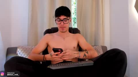 etham_wolf1 online show from April 2026 04:55:01 PM
