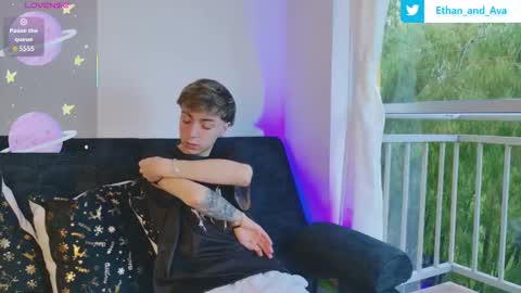 ethan and ava online show from November 2025 12:44:02 PM