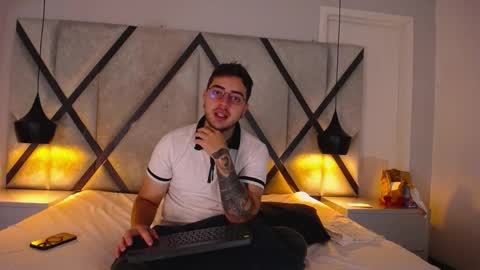 ethan_greys online show from December 2025 12:40:01 AM