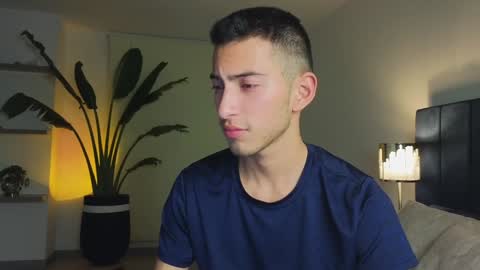 Snapshot of ethan_skiny_ chatting on December 2024 04:59:01 AM Joan online show from December 2024 04:59:01 AM