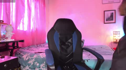 ethan travis online show from April 2026 09:31:01 PM