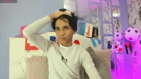 Snapshot of ethan_westt chatting on July 2026 12:44:02 PM Ethan online show from July 2026 12:44:02 PM