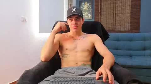 Snapshot of ethangreey1 chatting on May 2026 01:52:01 PM ethangreey1 online show from May 2026 01:52:01 PM