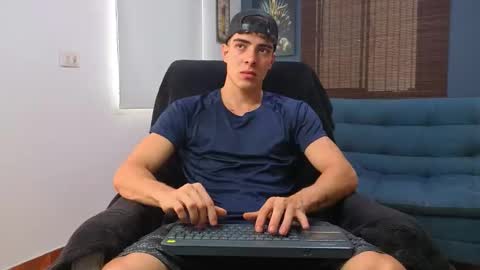 Snapshot of ethangreey1 chatting on May 2026 05:39:01 PM ethangreey1 online show from May 2026 05:39:01 PM