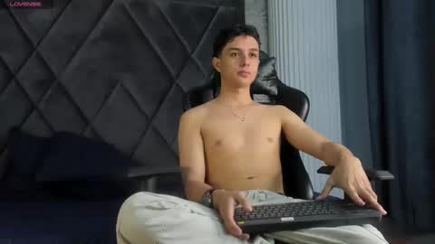 ethanlowell online show from April 2026 08:59:01 AM