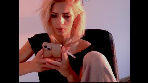 Snapshot of etherealuxx chatting on June 2026 05:59:01 PM Serena online show from June 2026 05:59:01 PM