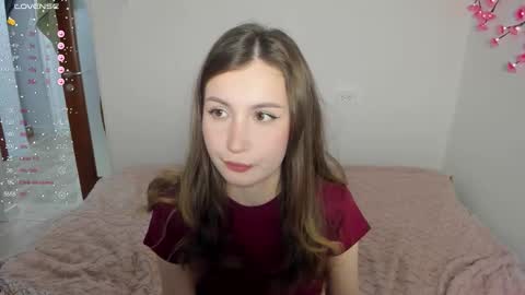 Veronica Tiia Lilith left to right online show from March 2026 05:17:01 PM