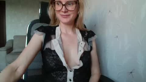 eva2323 online show from October 2025 02:25:02 PM