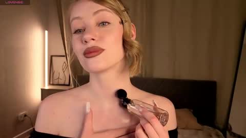 Snapshot of eva_hamilton chatting on May 2026 01:00:02 AM eva hamilton online show from May 2026 01:00:02 AM