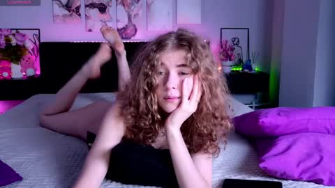 Snapshot of eva_meaw chatting on April 2026 07:42:01 PM Eva meaw online show from April 2026 07:42:01 PM