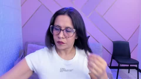 Eva  online show from October 2025 02:26:01 PM