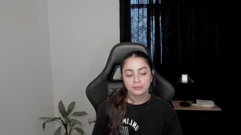 eva_monn online show from January 2025 06:59:02 PM