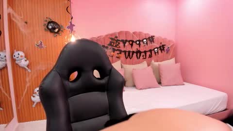 Snapshot of eva_saintt chatting on October 2025 05:21:02 PM eva_saintt online show from October 2025 05:21:02 PM