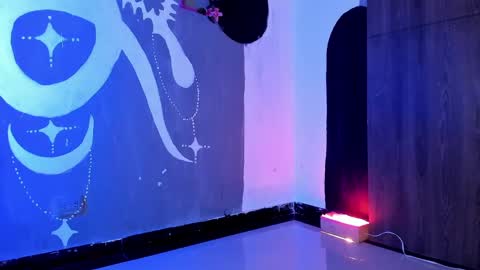 Eva  online show from December 2024 06:32:01 AM