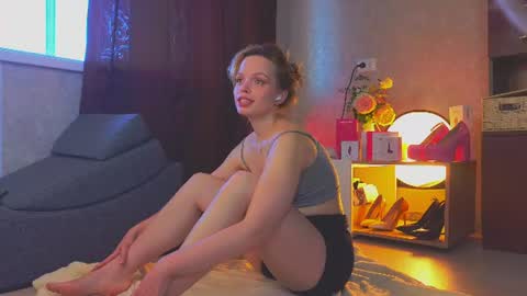 Snapshot of eva_sinn chatting on June 2026 01:54:02 PM Hi there i am Eva and i wish create a nice community with you so join my Ticket Show for more pleasure online show from June 2026 01:54:02 PM