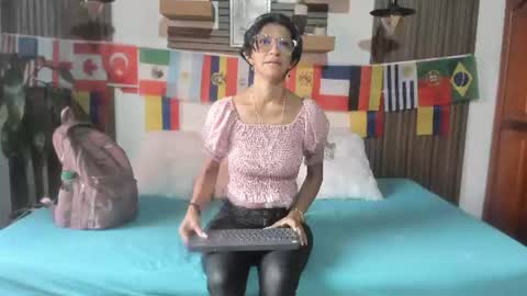 Snapshot of evaa_campbell chatting on June 2026 12:09:02 PM Eva online show from June 2026 12:09:02 PM