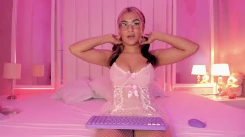Snapshot of evaa_honey chatting on May 2026 09:34:01 PM evaa_honey online show from May 2026 09:34:01 PM