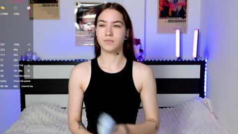 Snapshot of evaandluna chatting on June 2026 11:18:01 PM Eva online show from June 2026 11:18:01 PM