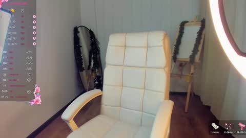 Eva  online show from December 2024 11:18:01 AM