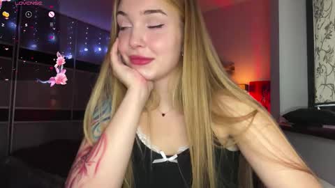 evacarter1 online show from November 2025 12:45:02 PM