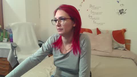 Snapshot of evadesireone chatting on February 2025 08:15:01 PM EvadesireONE online show from February 2025 08:15:01 PM