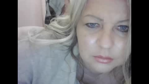 evafrench1991 online show from November 2025 05:06:02 AM