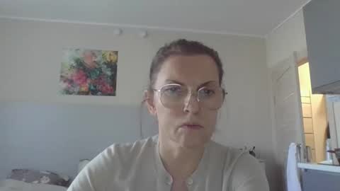 evaglad online show from October 2025 05:37:01 AM