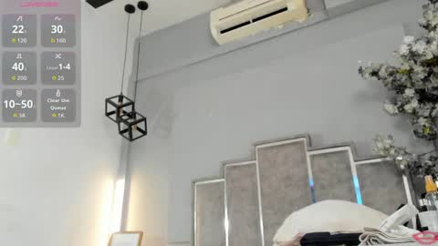 evahalston online show from April 2026 12:42:01 PM