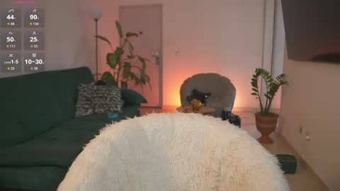 evajacksss_ online show from April 2026 07:32:01 PM