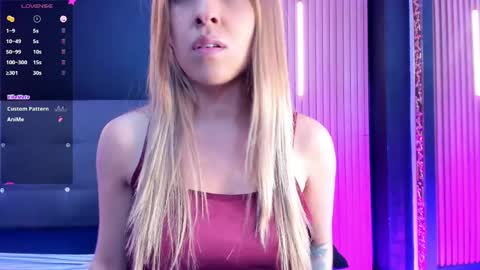 Snapshot of evaloviaa_ chatting on May 2026 04:04:01 PM Eva online show from May 2026 04:04:01 PM