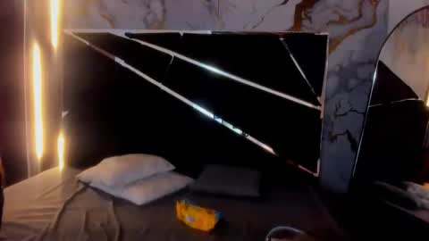  Eva  online show from December 2025 12:12:02 PM