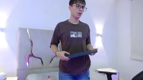 Snapshot of evan_tay chatting on January 2026 03:11:01 AM evan_tay online show from January 2026 03:11:01 AM