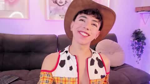 Evan voss  help me get 200 likesindependent model online show from November 2025 03:22:01 PM