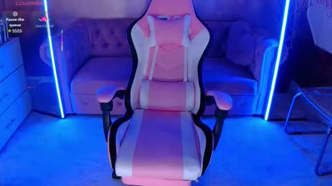 Snapshot of evanew_ chatting on October 2025 04:58:01 PM Eva online show from October 2025 04:58:01 PM