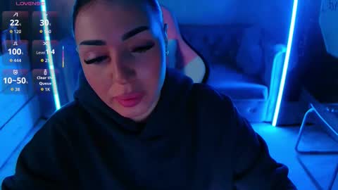 Snapshot of evanew_ chatting on November 2025 05:55:02 PM Eva online show from November 2025 05:55:02 PM