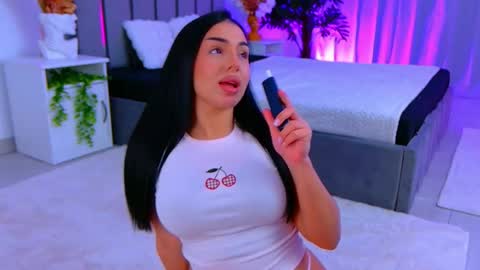 Snapshot of evanew_ chatting on April 2026 05:26:01 PM Eva online show from April 2026 05:26:01 PM