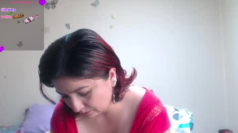 Snapshot of evangeline_lover chatting on April 2026 05:30:01 PM evangeline_lover online show from April 2026 05:30:01 PM