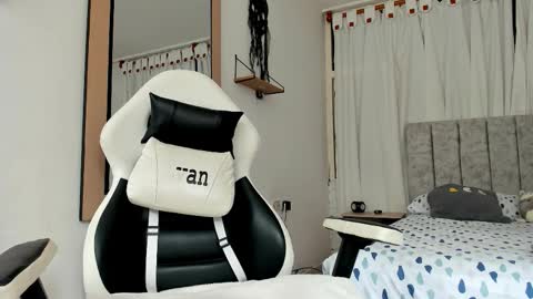 Evan online show from November 2025 02:07:02 PM