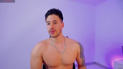 Snapshot of evans_opry1 chatting on October 2025 08:40:02 PM E V A N S online show from October 2025 08:40:02 PM