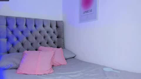 Eva Olimpo online show from November 2025 06:01:02 PM