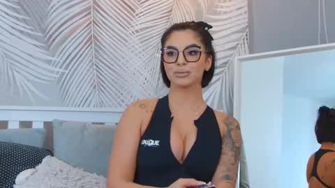 evareyss online show from December 2024 06:27:01 PM