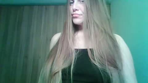 Snapshot of evasapples2026 chatting on April 2026 11:22:02 PM evasapples2026 online show from April 2026 11:22:02 PM