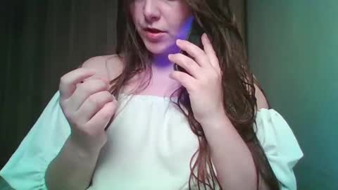 Snapshot of evasapples2026 chatting on May 2026 12:32:01 PM evasapples2026 online show from May 2026 12:32:01 PM