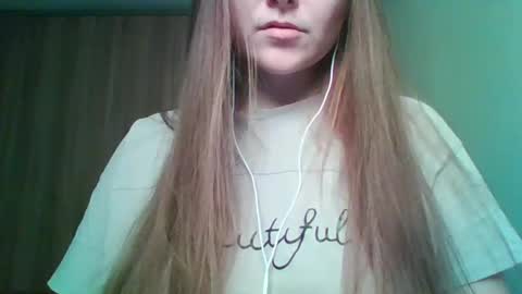 Snapshot of evasapples2026 chatting on May 2026 04:04:02 PM evasapples2026 online show from May 2026 04:04:02 PM